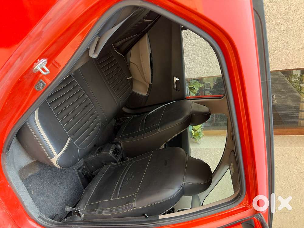 Orange Grand I10 Sportz