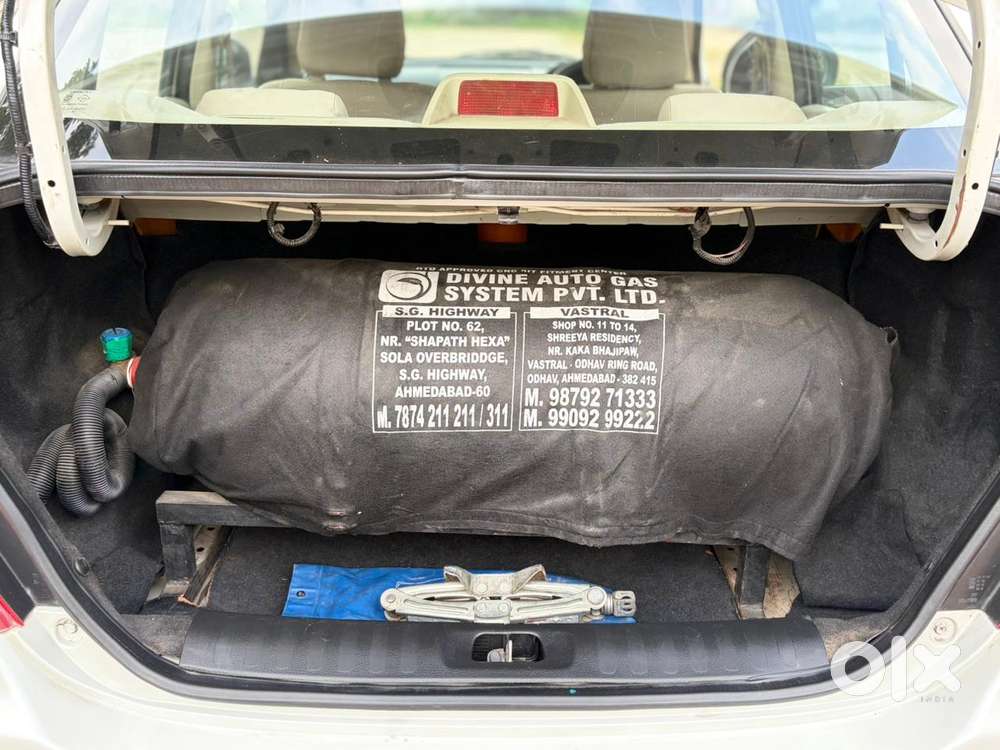 Maruti Suzuki Dzire 1.2 Lxi, 2016, Petrol