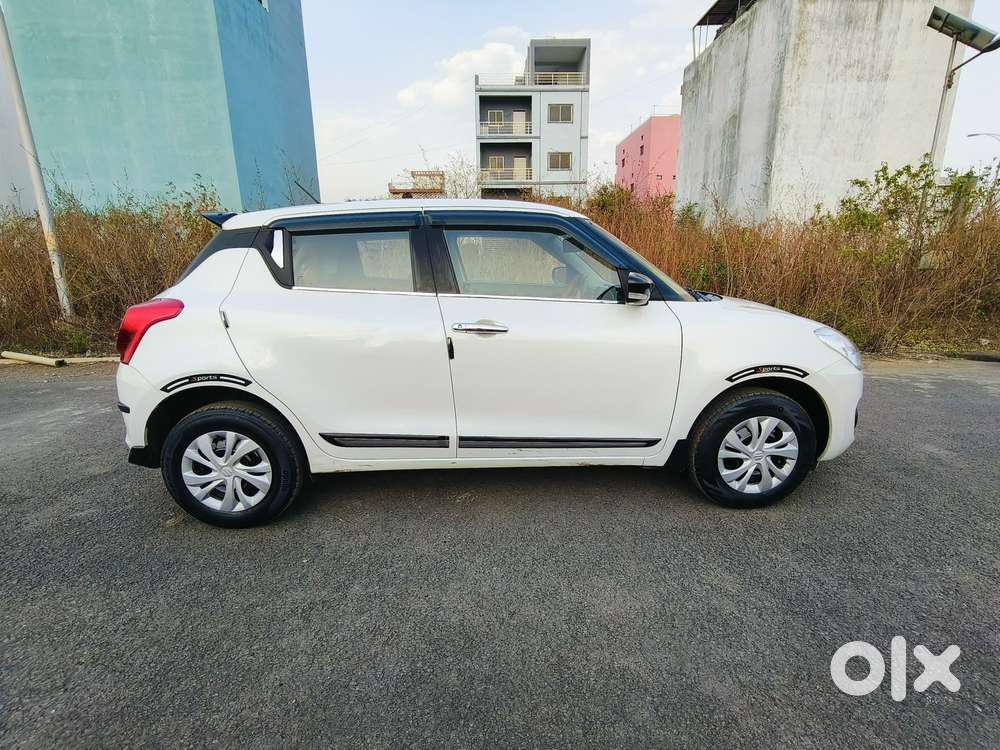 Maruti Suzuki Swift Vxi + Manual, 2023, Petrol
