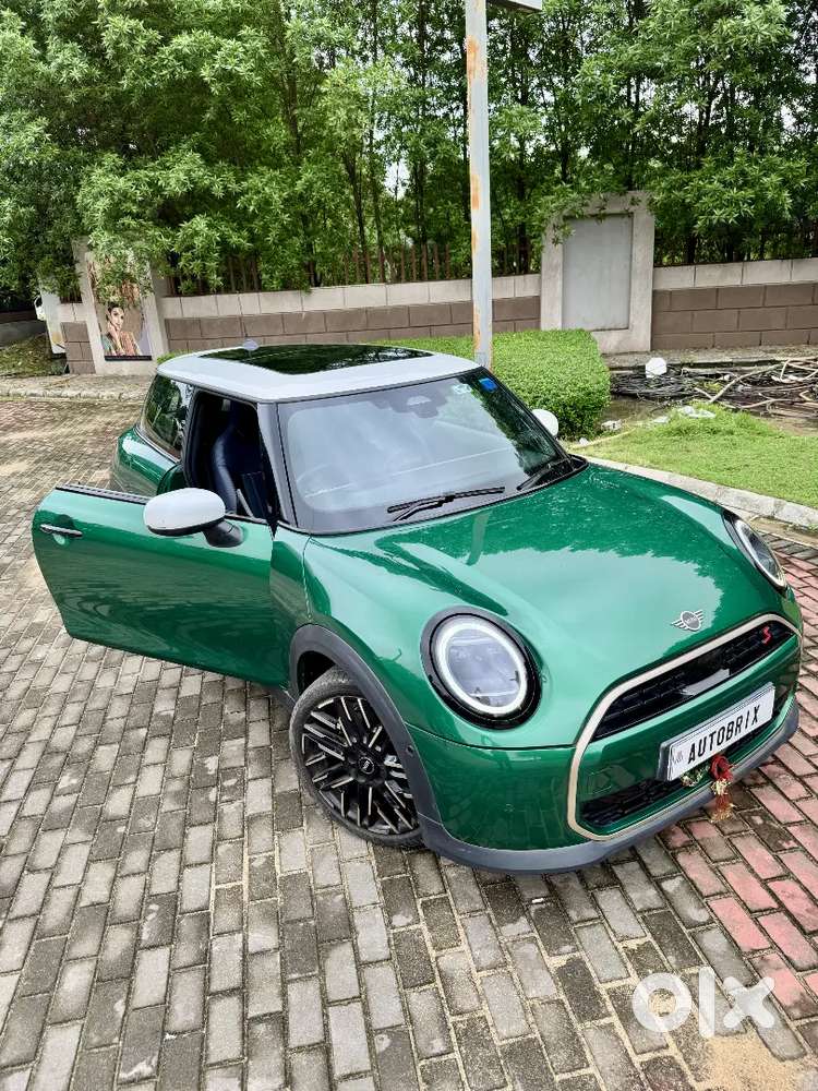 Mini Cooper S Favoured Pack 2025