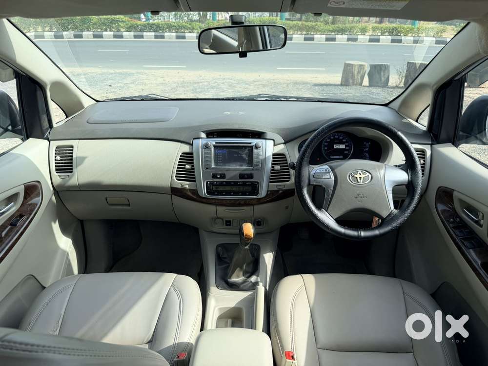 Toyota Innova 2.5 V 8 Str, 2014, Diesel