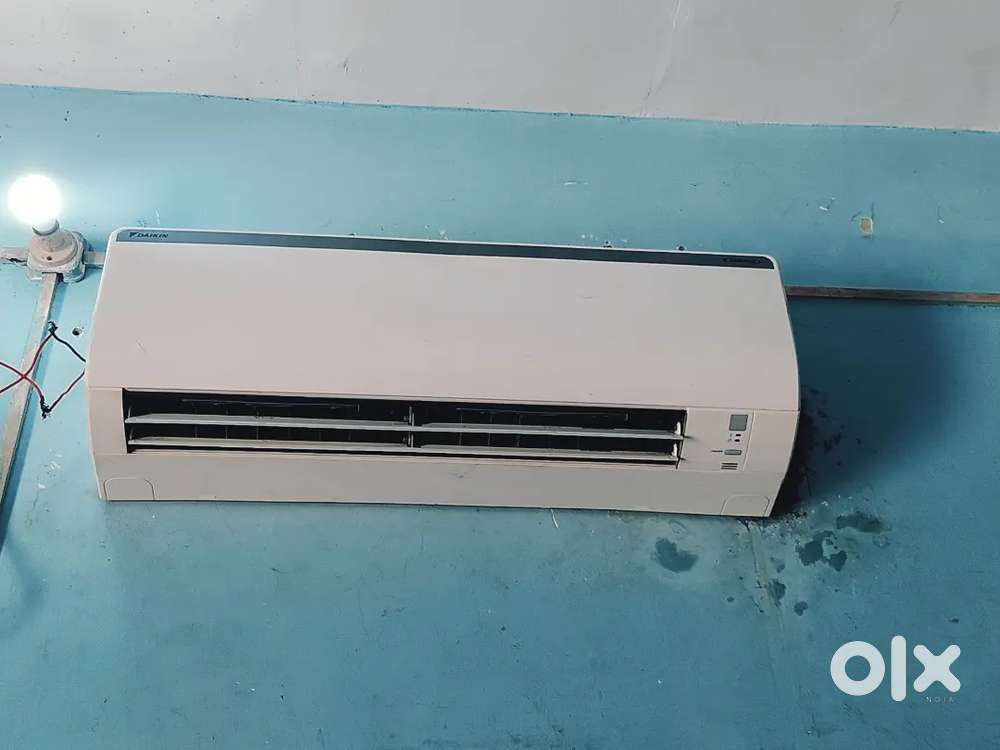 Daikin inverter Ac 1.5 ton