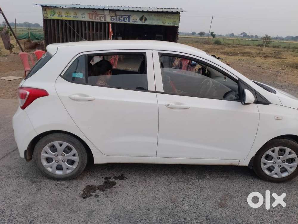 Grand I 10 White Colour Car