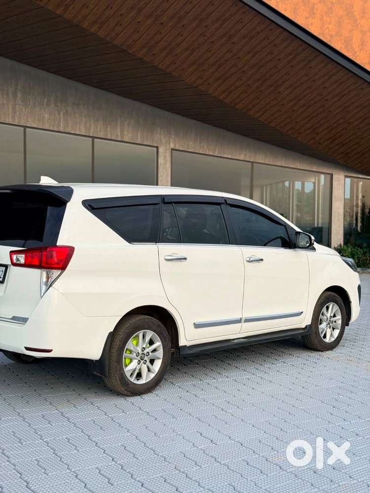 Toyota Innova Crysta 2018 D 147000 Km Wsr
