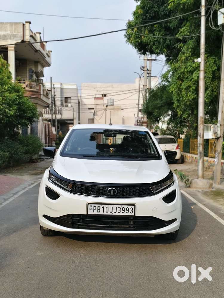 Tata Altroz, 2024, Petrol