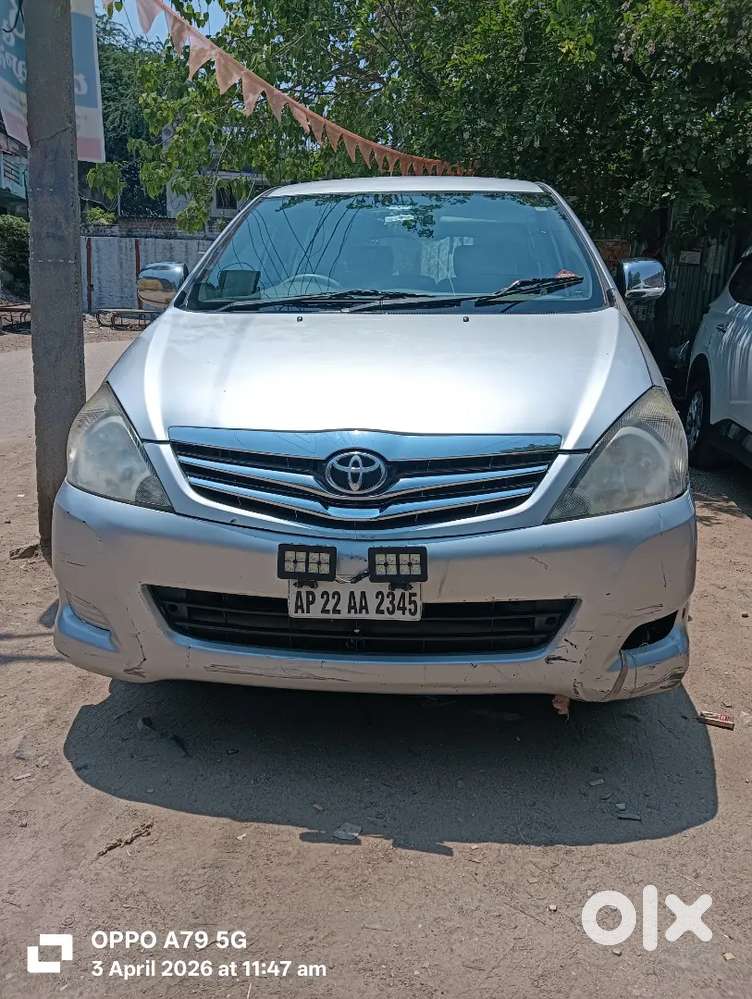 Toyota Innova 2010