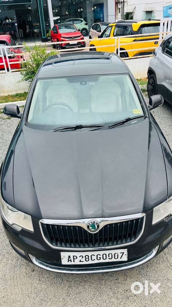 Skoda Superb Petrol 2011