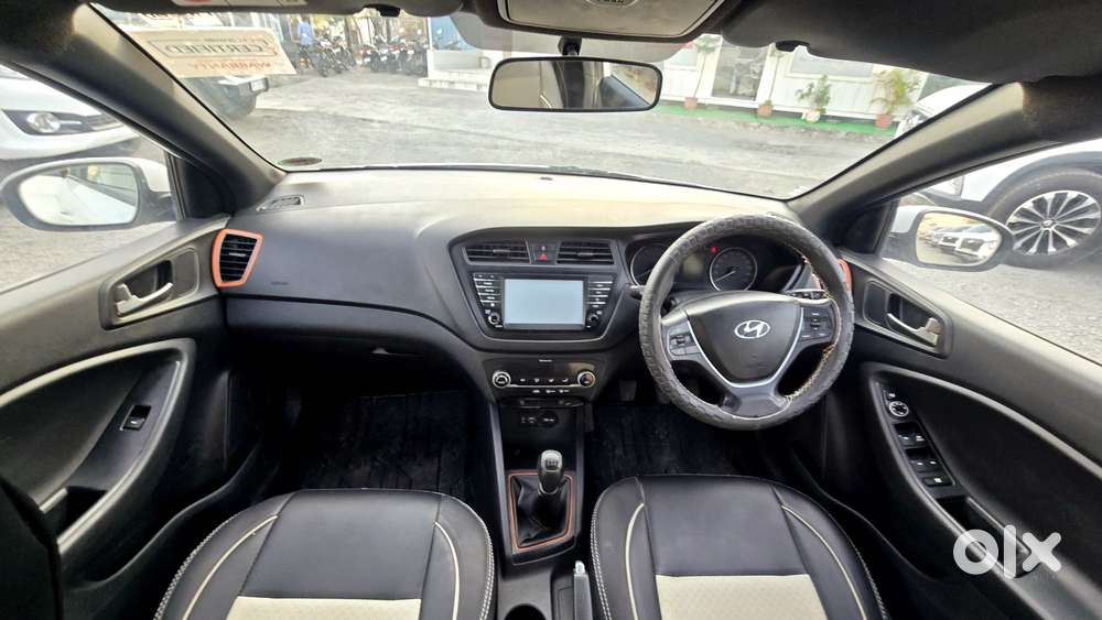 Hyundai I20 Asta (o) 1.2 Mt Dual Tone, 2018, Petrol