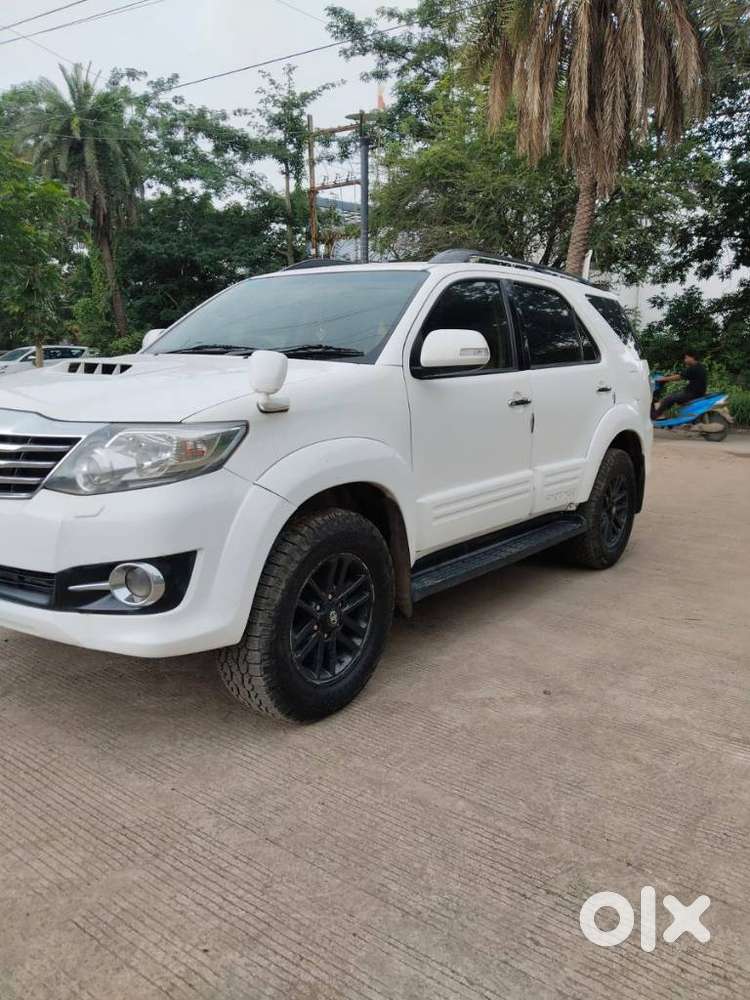 Toyota Fortuner 4x2 Manual, 2016, Diesel