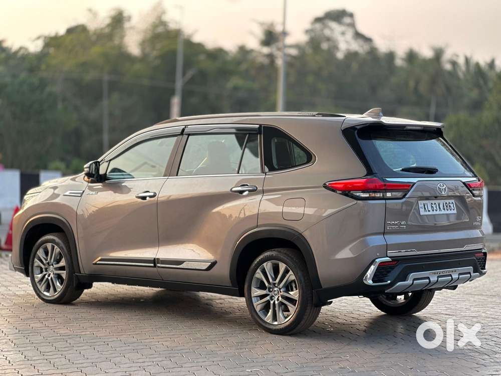 Toyota Innova Hycross 2.0 Zx (o) Hybrid 7 Str, 2025, Petrol