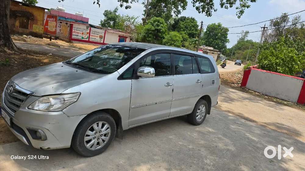 Toyota Innova 2012 Diesel 195000 Km Driven