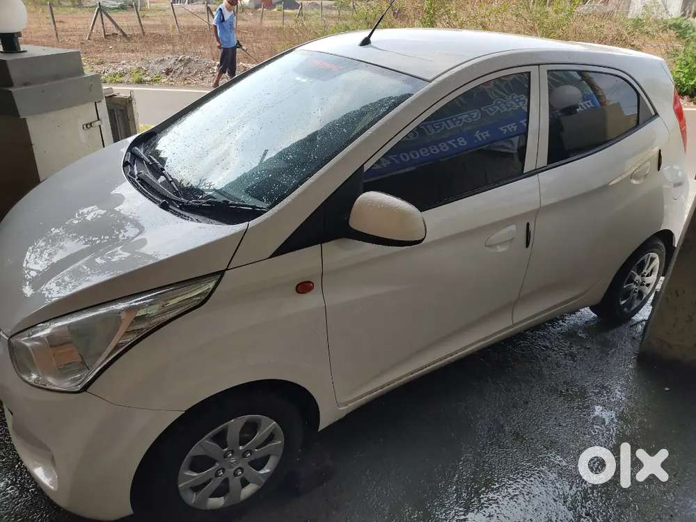 Hyundai Eon Sportz 2016 Variant