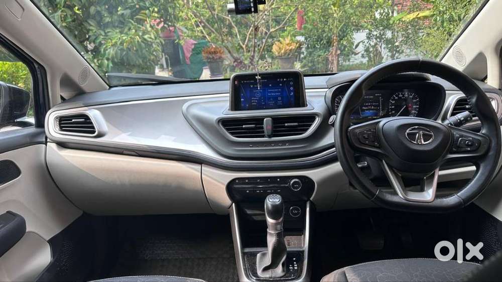 2023 Tata Altroz Petrol Dca  14,000 Km  Opera Blue  Single Owner