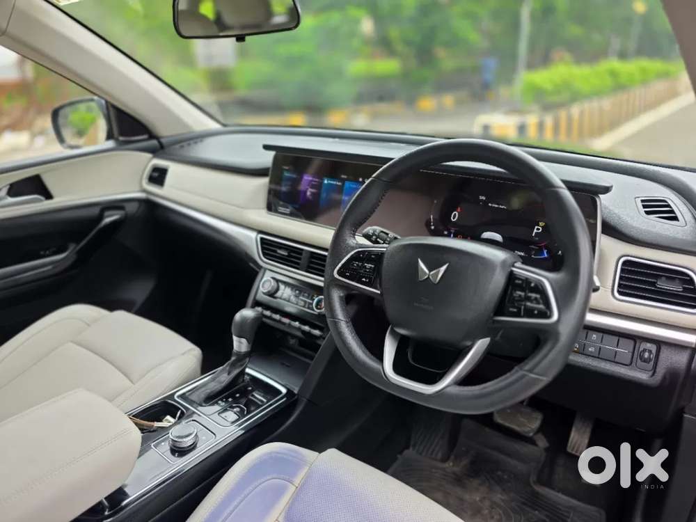 Mahindra Xuv700 2.2 Ax 7 Diesel At Luxury Pack Str, 2023, Diesel