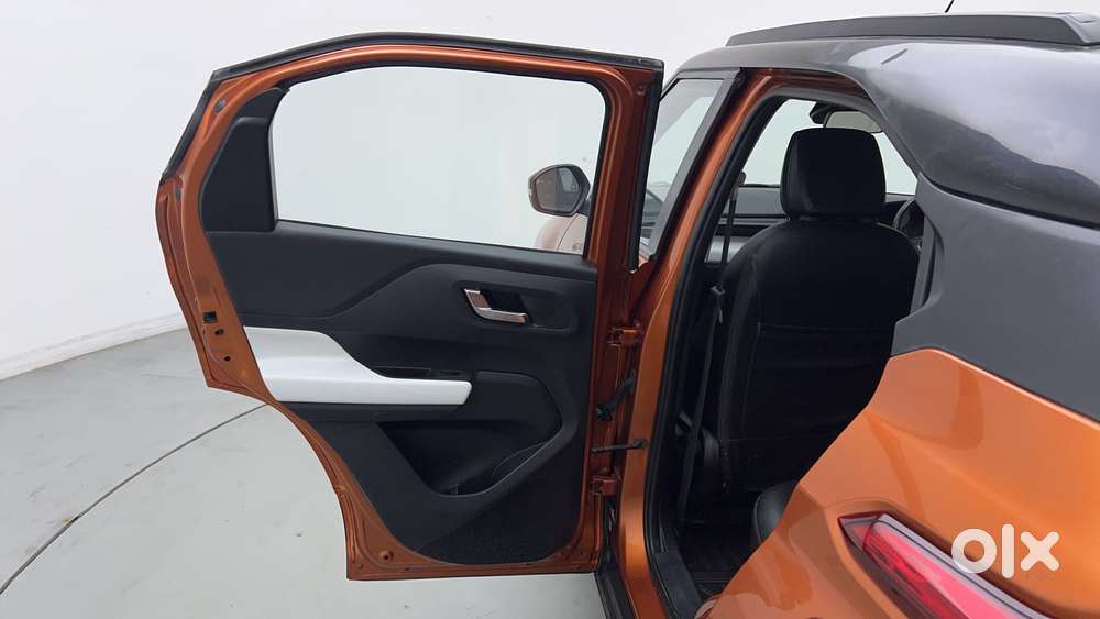 Tata Punch 1.2 Revotron Creative Amt Dual Tone, 2022, Petrol