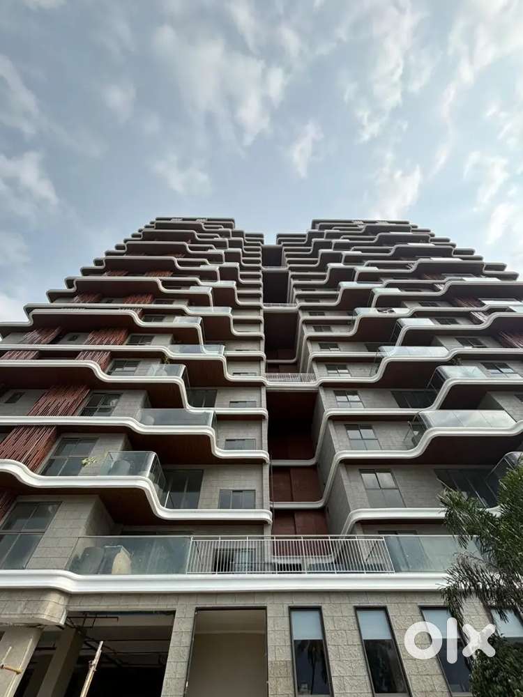 17th Floor Waterfront 3 Bhk for sale near Edappally Lulu Mall