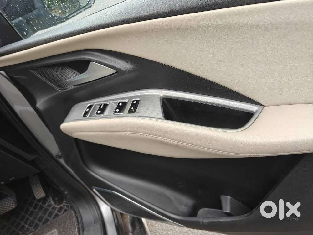 Mg Hector Sharp Pro 1.5 Turbo Cvt Dual Tone, 2023, Petrol