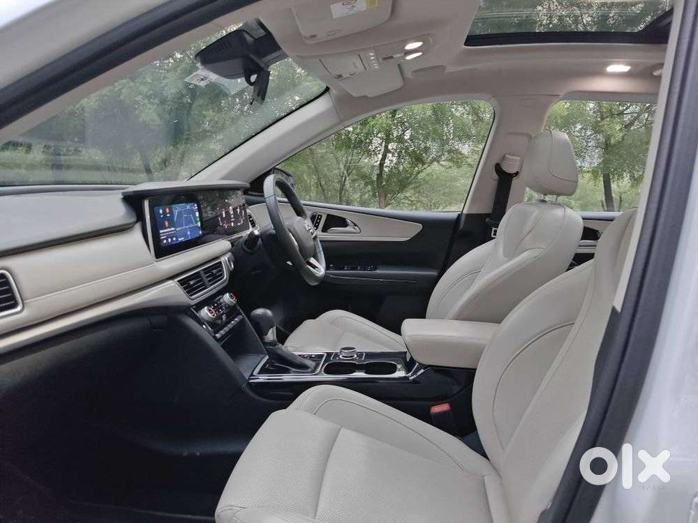 Mahindra Xuv700 2.0 Ax 7 Petrol At Luxury Pack Str, 2022, Petrol