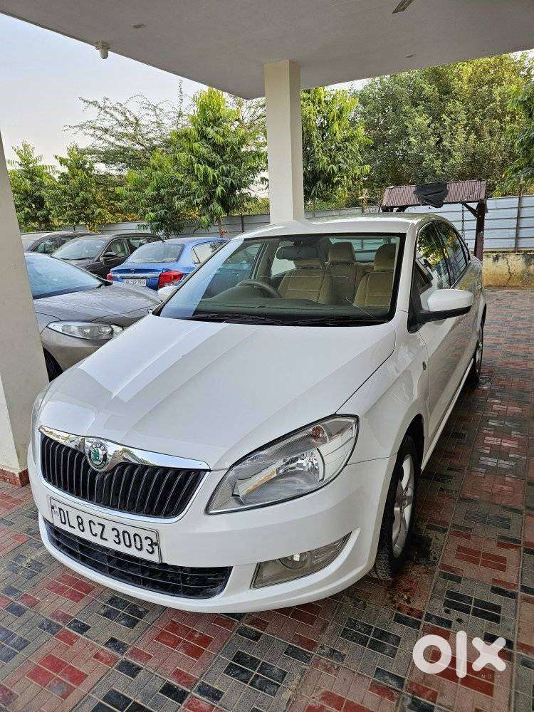 Skoda Rapid 1.6 Mpi At Elegance, 2013, Petrol