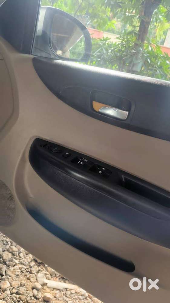 Hyundai I20 2011 Diesel Well Maintained , Life Upto August 2030