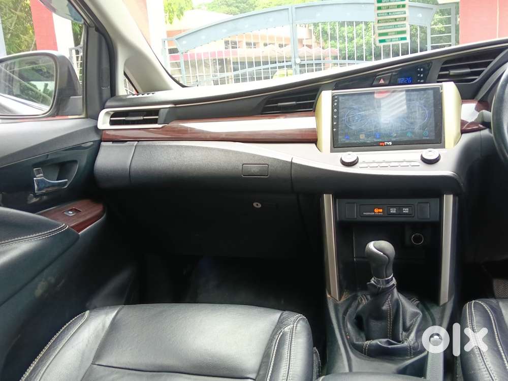 Toyota Innova Crysta 2.4 Vx Mt 8s, 2016, Diesel