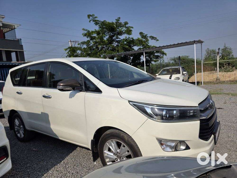 Toyota Innova Crysta 2.8z Automatic, 2016, Diesel