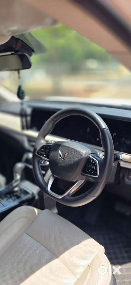 Mahindra Xuv700 2.2 Ax 7 Diesel At Luxury Pack Str, 2023, Diesel