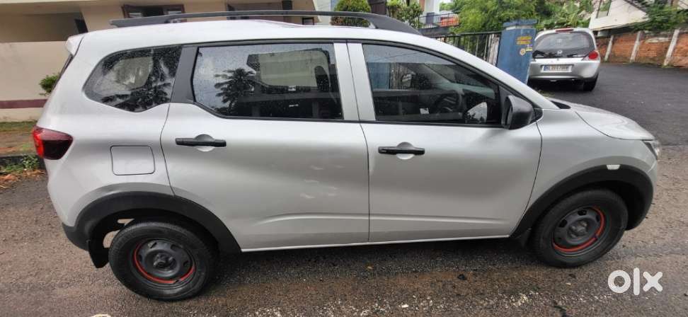 Renault Triber 1.0 Rxe, 2022, Petrol
