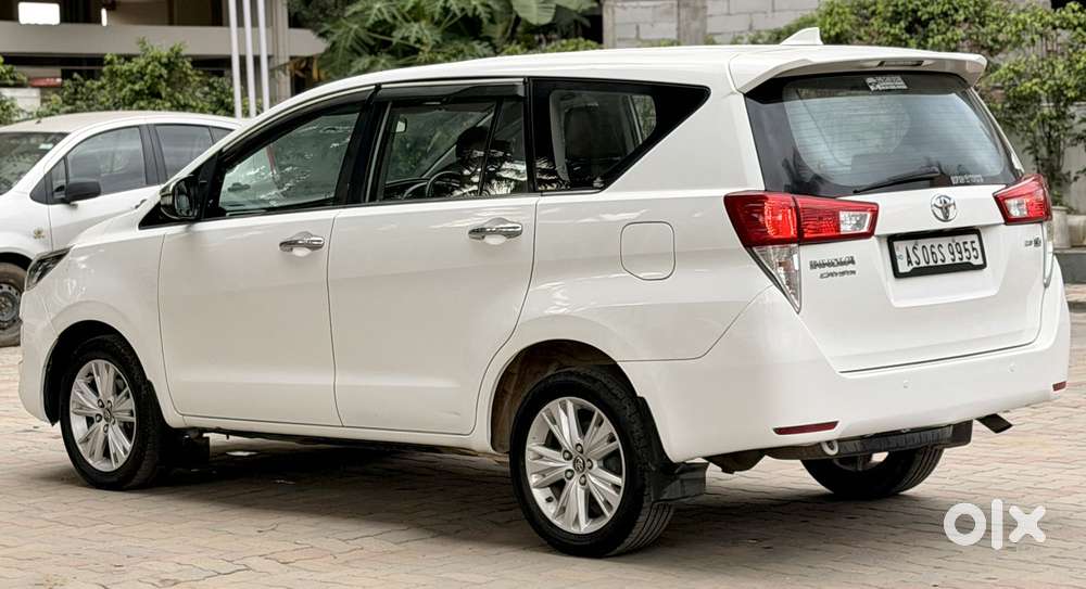 Toyota Innova Crysta 2.8z Automatic, 2016, Diesel
