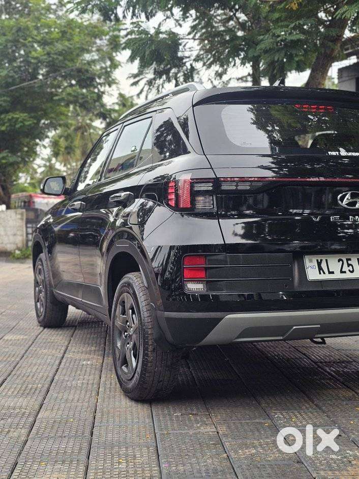 Hyundai Venue 1.2 S (o), 2024, Petrol