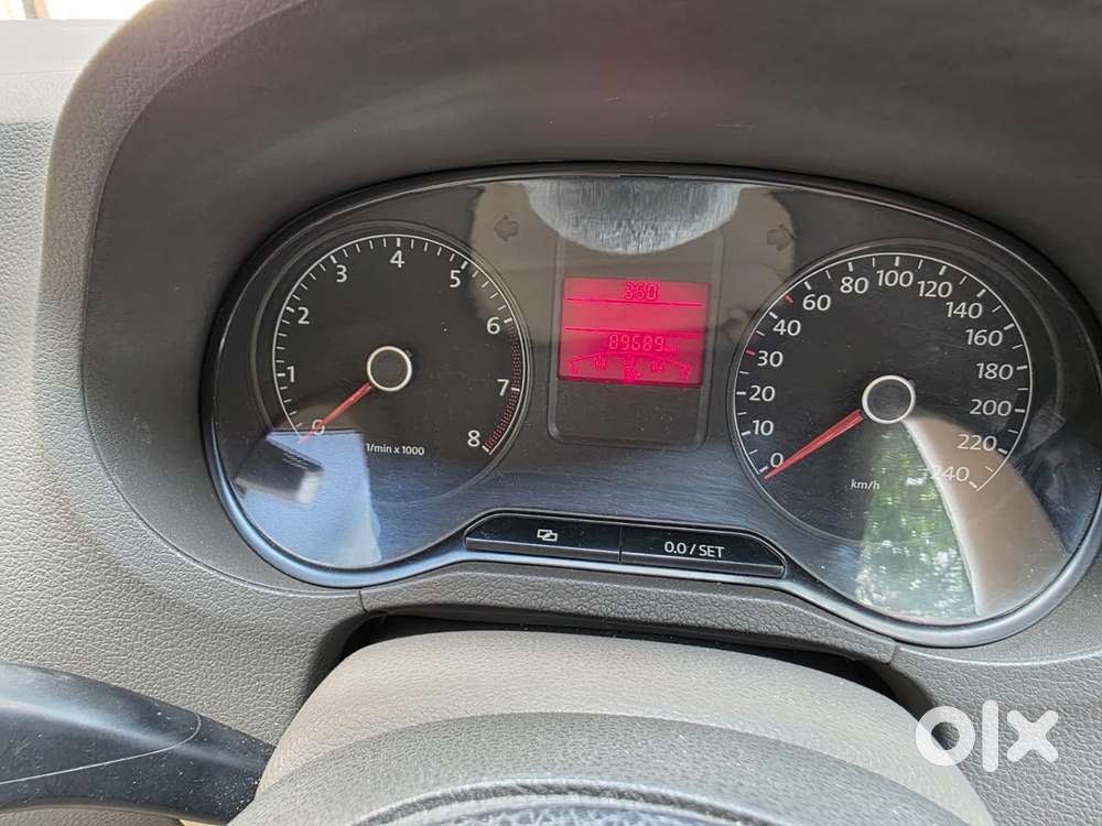 Volkswagen Vento 1.2 Highline Plus At 16 Alloy, 2011, Petrol