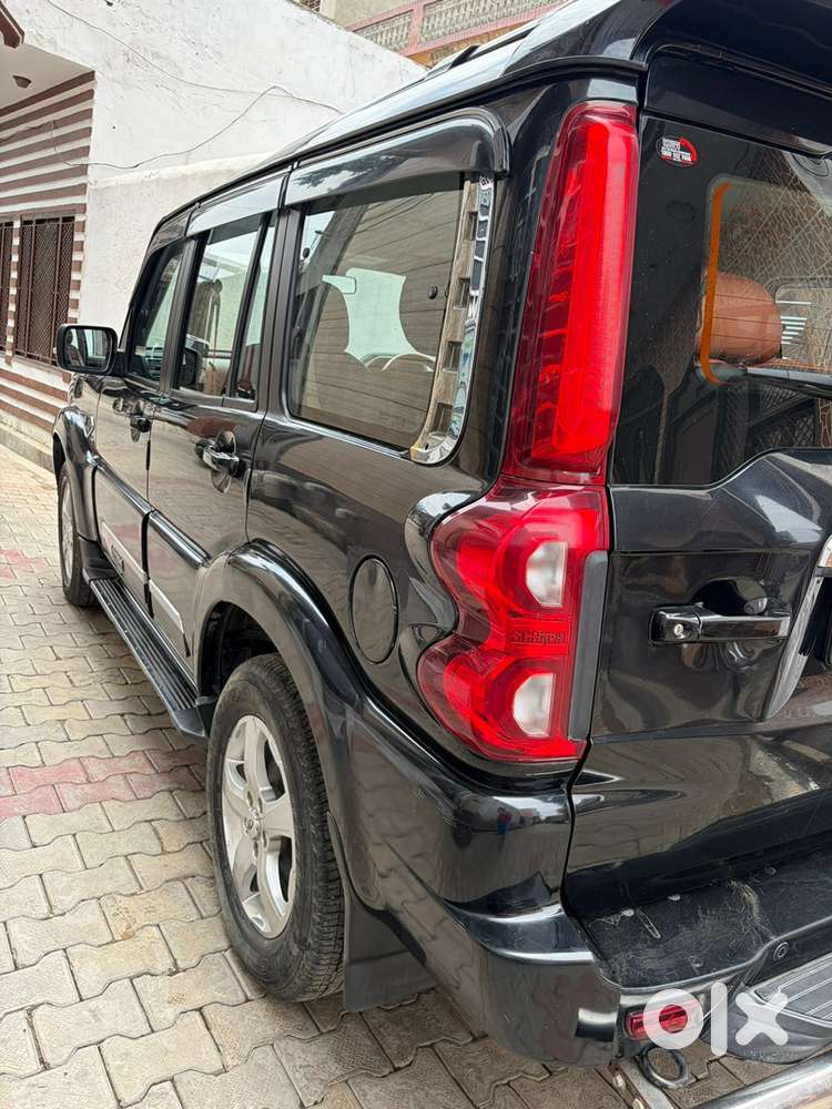 Mahindra Scorpio Classic 2021