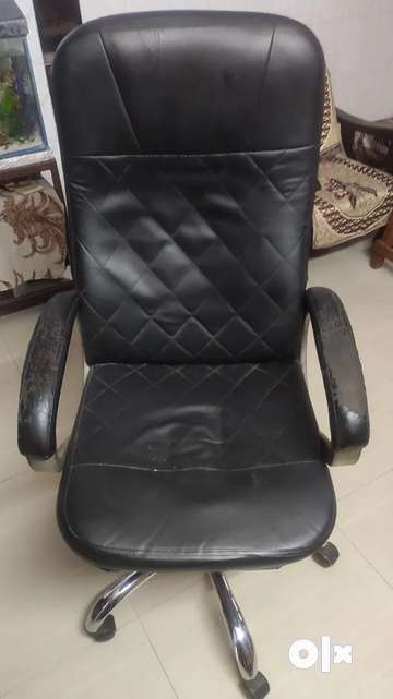 Used office 2025 chair olx