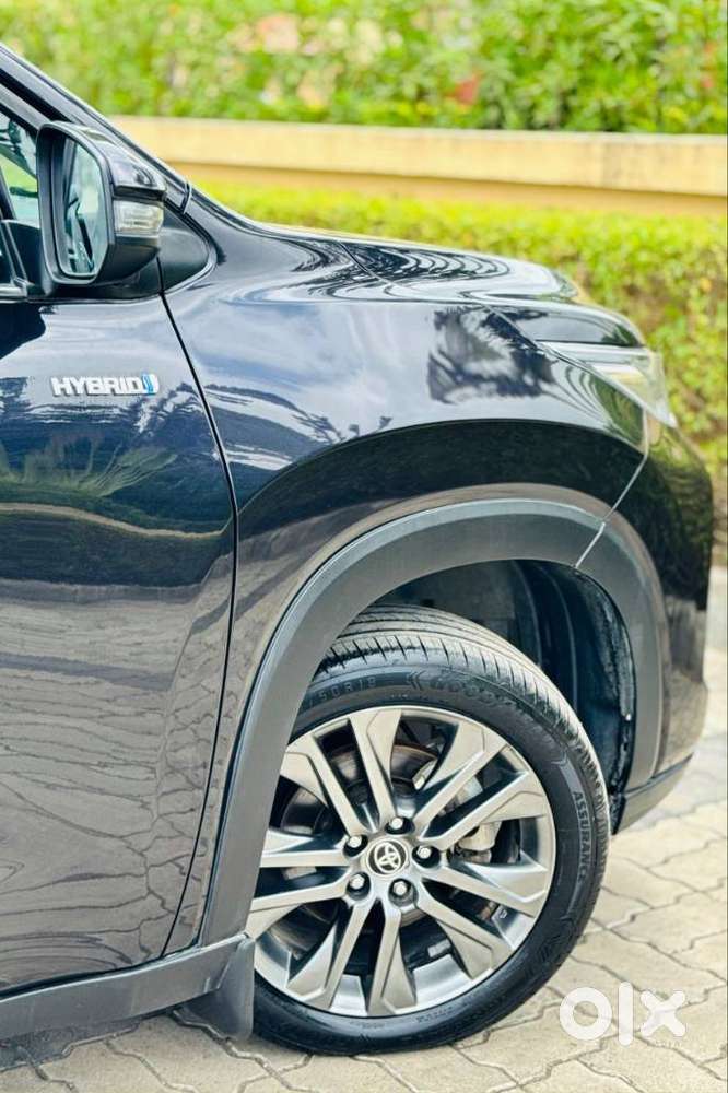 Toyota Innova Hycross 2.0 Zx (o) Hybrid 7 Str, 2024, Petrol