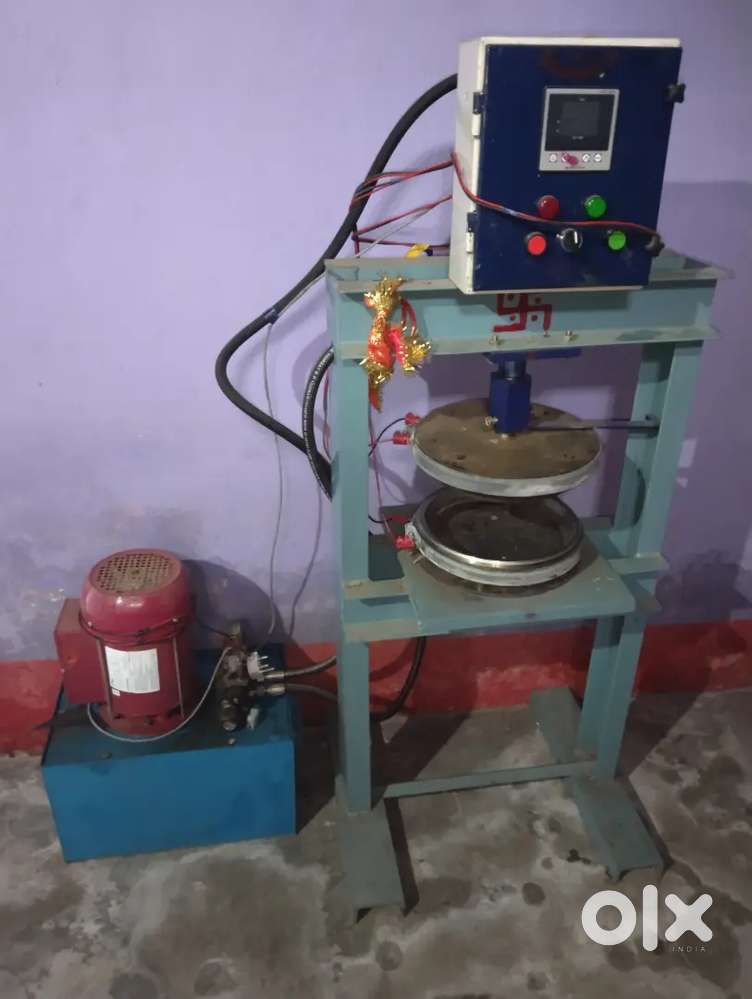 Paper plate machine