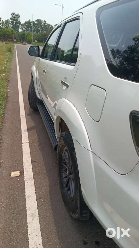 Toyota Fortuner 2015 Diesel 176000 Km Driven