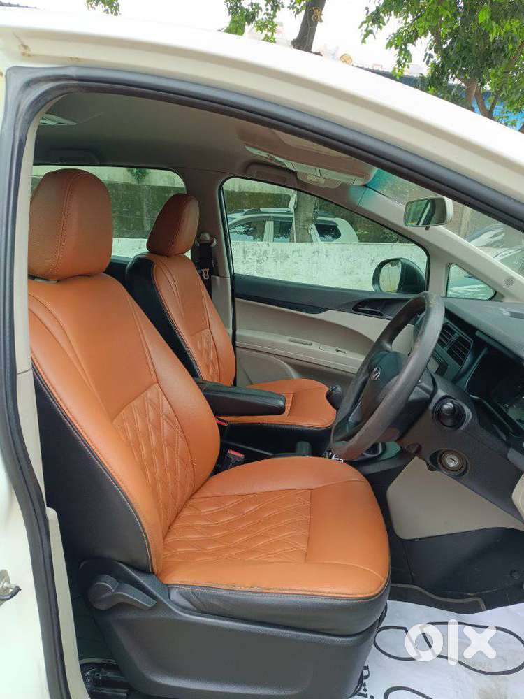 Mahindra Marazzo M2, 2018, Diesel