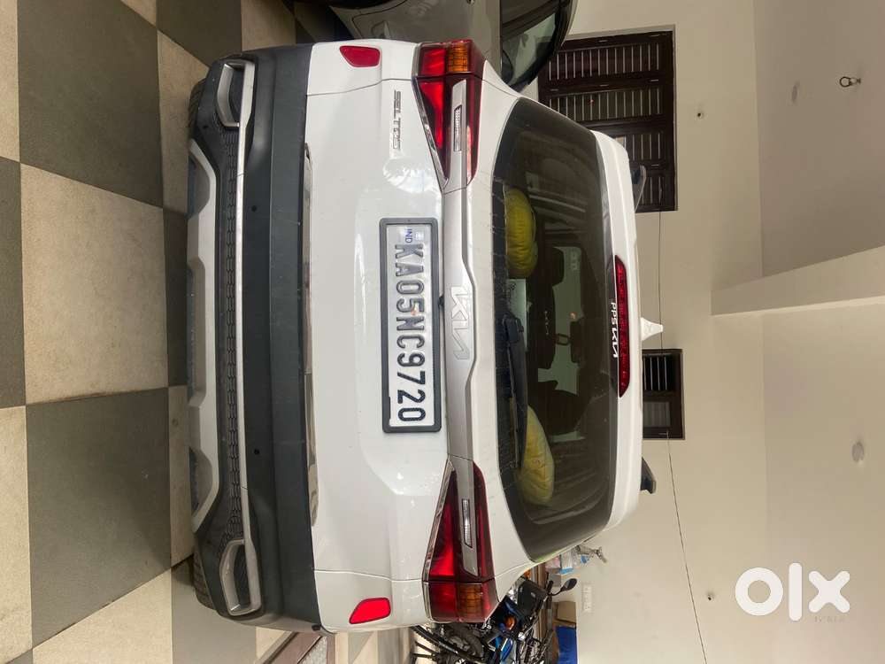 2021,1st Owner ,pearl White ,diesel,extended Warranty Insurance Upto