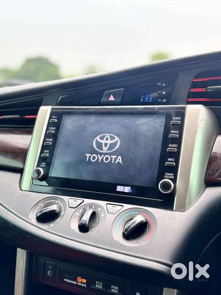 Toyota Innova Crysta 2.4 G Plus Mt 8 Str, 2025, Diesel