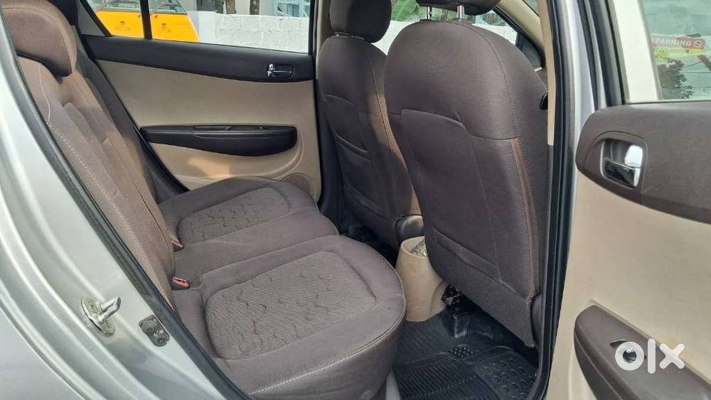 Hyundai I20 Asta 1.4 Automatic (o) With Sunroof, 2010, Petrol