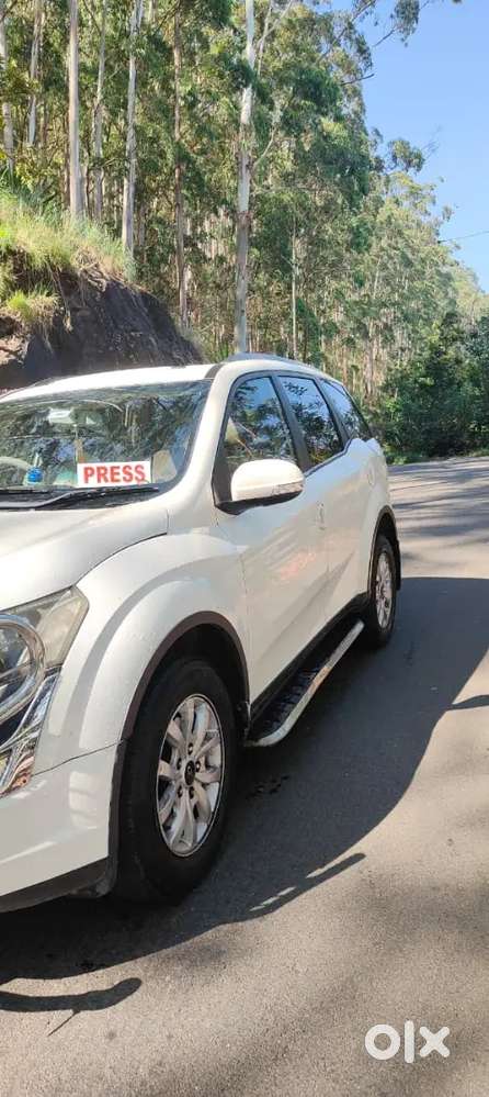 Xuv 500 W10 7 Seater