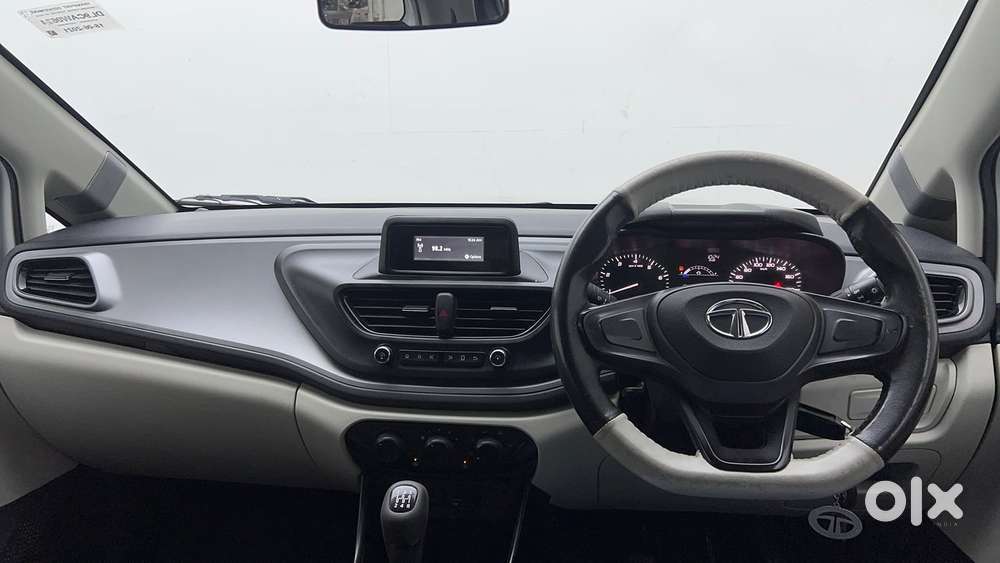 Tata Altroz 1.2 Xe, 2021, Petrol