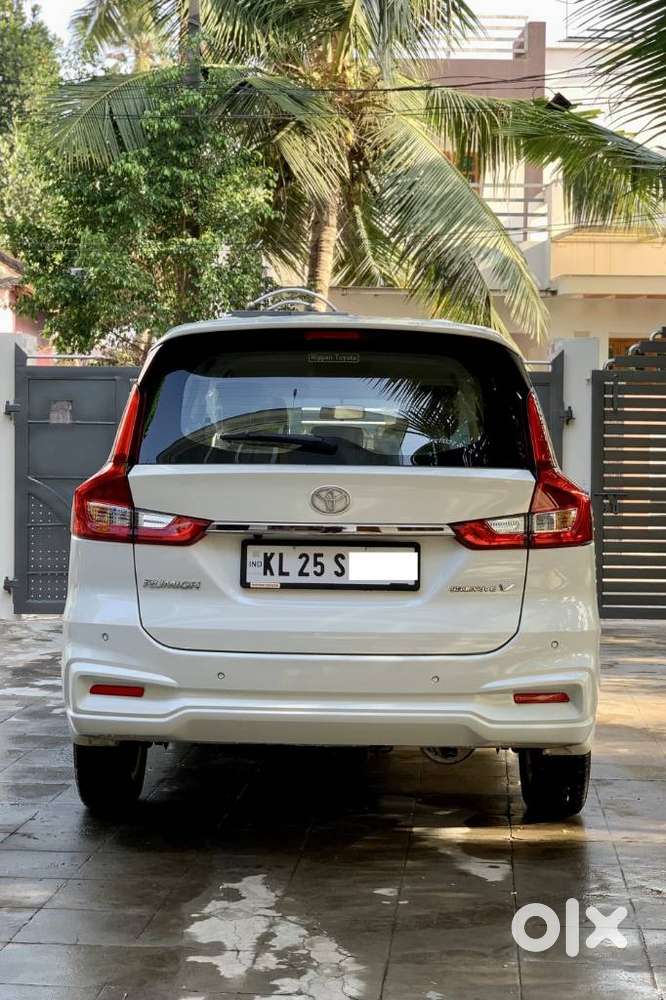 Toyota Rumion V Mt, 2025, Petrol