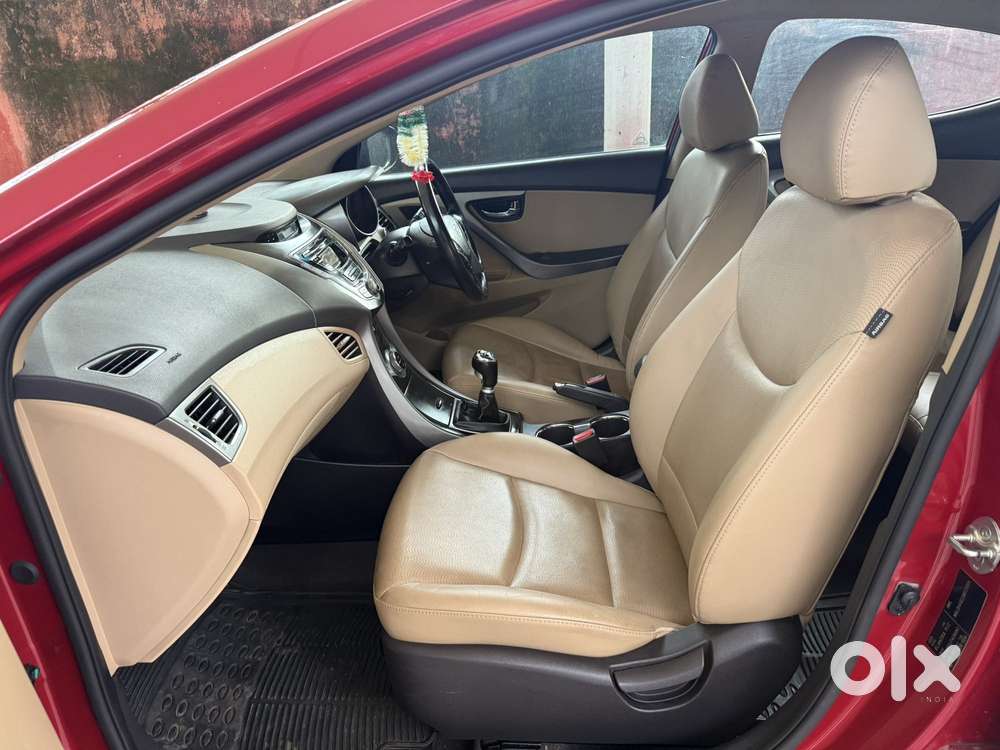 Hyundai Elantra 1.8 Sx Mt, 2015, Petrol
