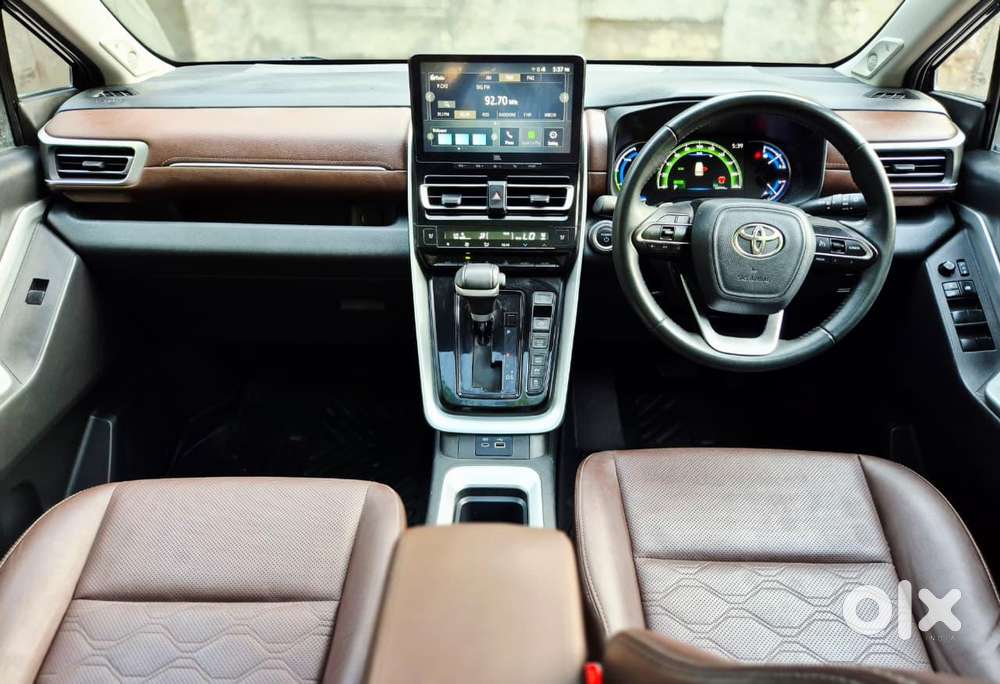 Toyota Innova Hycross 2.0 Zx Hybrid 7 Str, 2023, Petrol