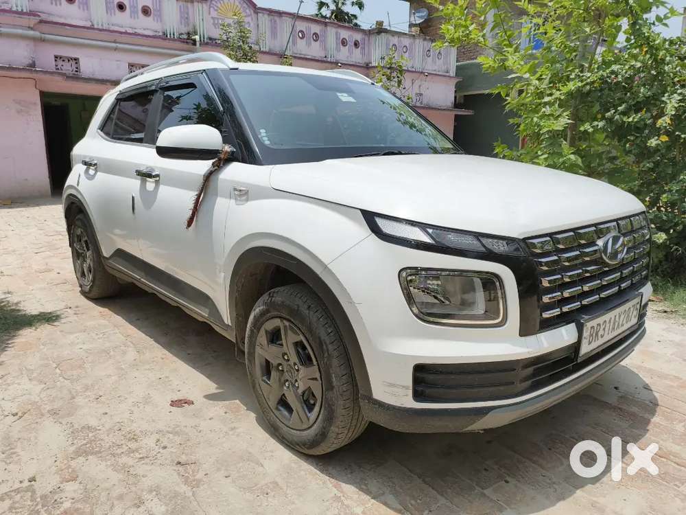 Hyundai Venue Petrol Mt 2023