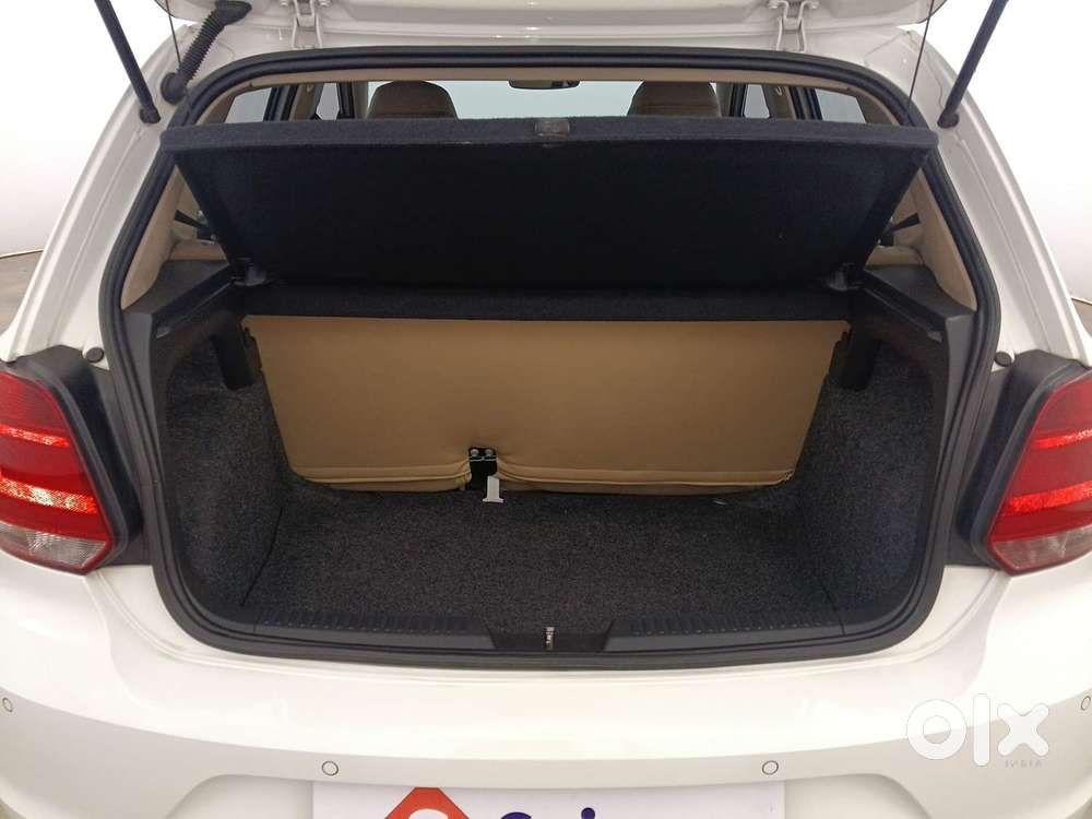 Volkswagen Polo Petrol Highline 1.2l, 2016, Petrol