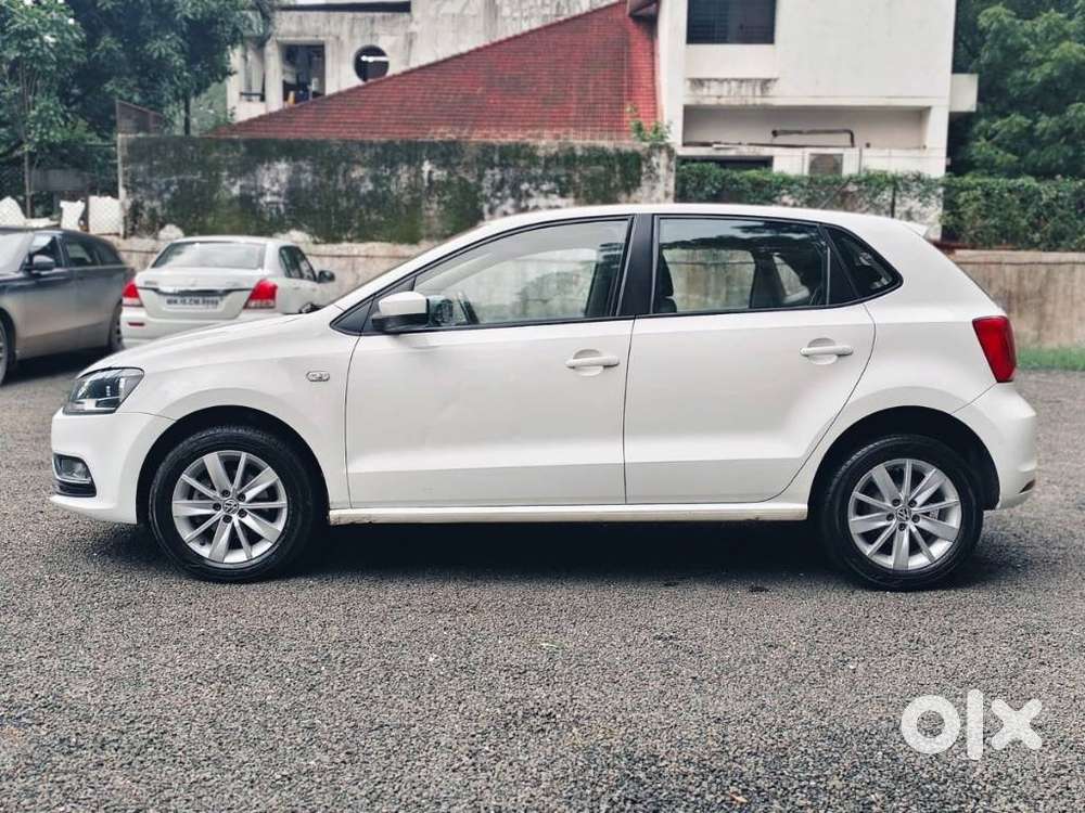 Volkswagen Polo Petrol Highline 1.6l, 2015, Diesel