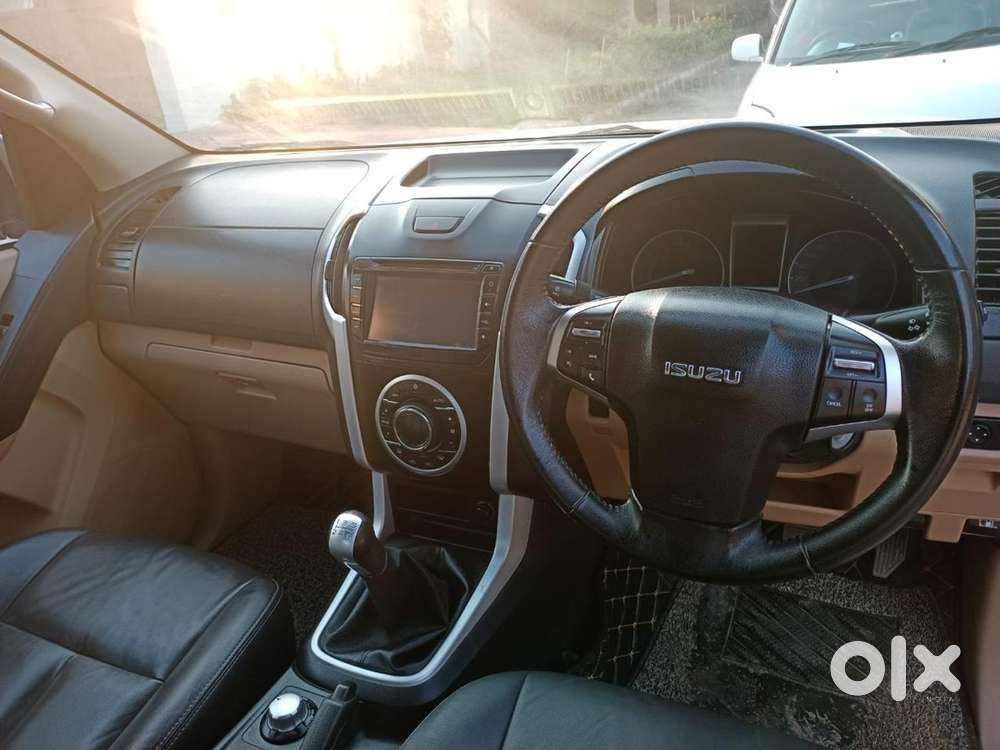 Isuzu D-max V-cross 2018