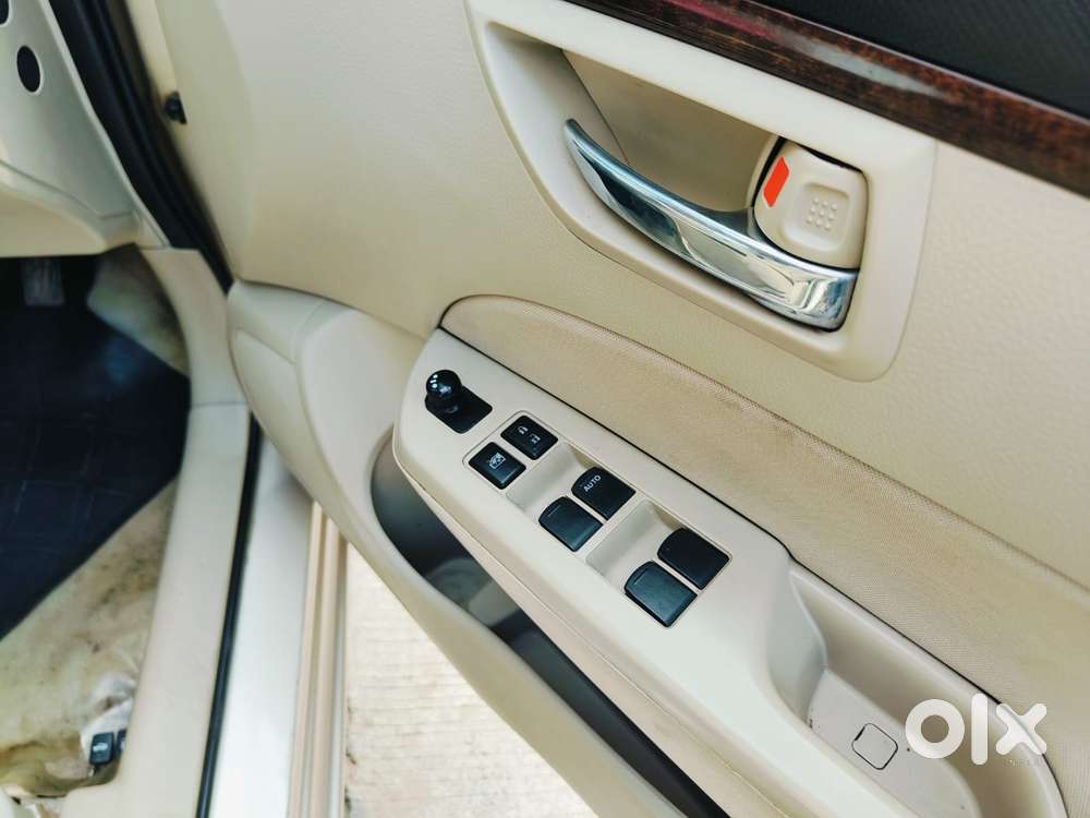 Maruti Suzuki Swift Dzire Vxi, 2012, Petrol